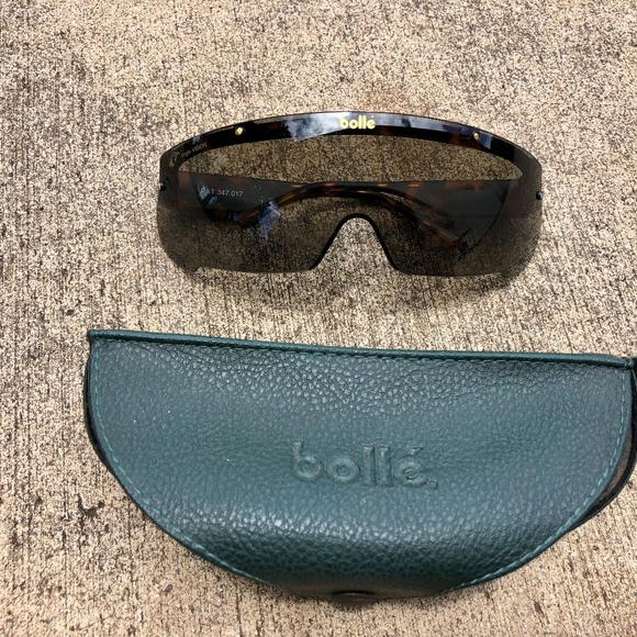 E Komo Mai, Welcome to my Closet! - Picture 4 of 5